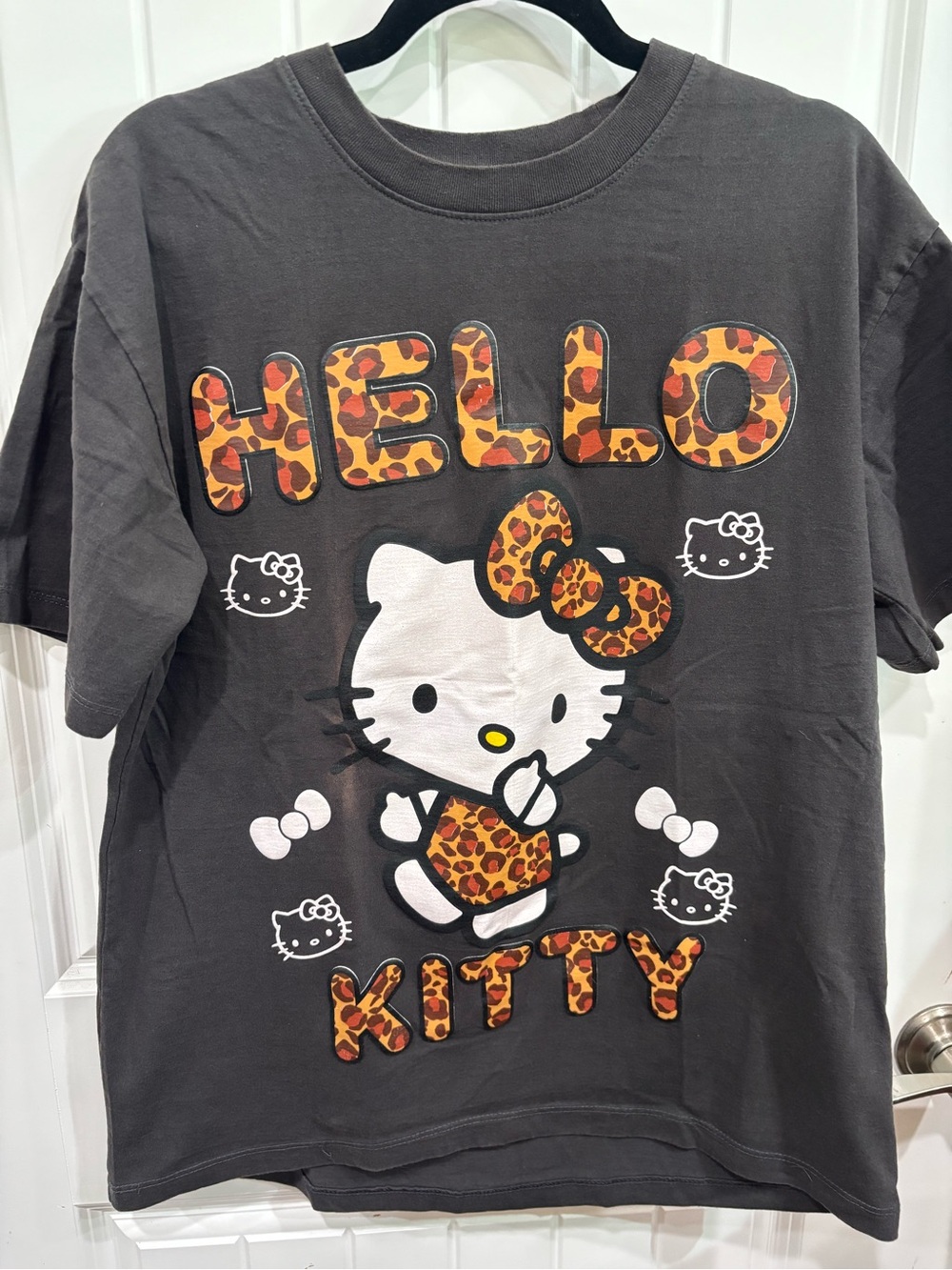 Hello Kitty Leopard Accent Graphic Tee in Charcoal